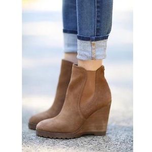 Micheal Kors Suede Thea Wedge DK Caramel